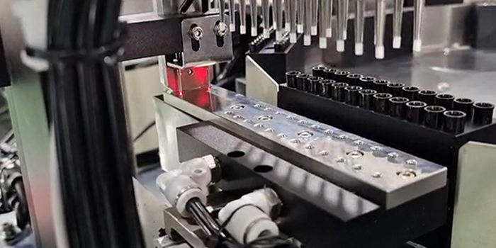  移液吸頭自動塞芯裝盒機-賽寧生物