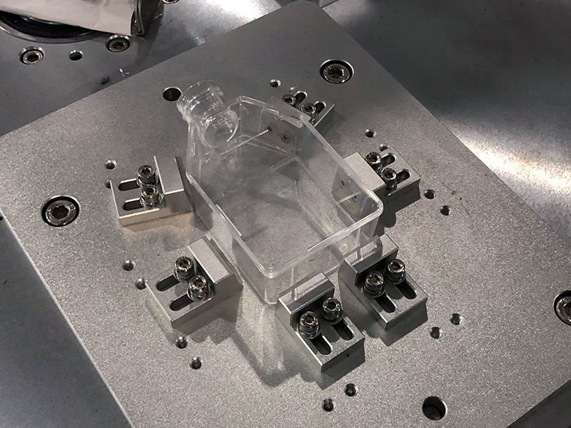 培養瓶自動超聲焊接機是傳統焊接工藝的革新